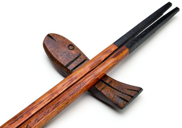 Fish Shape Wooden Chopstick Rest Set of 4 Two Colors 7x1.6cm-3
